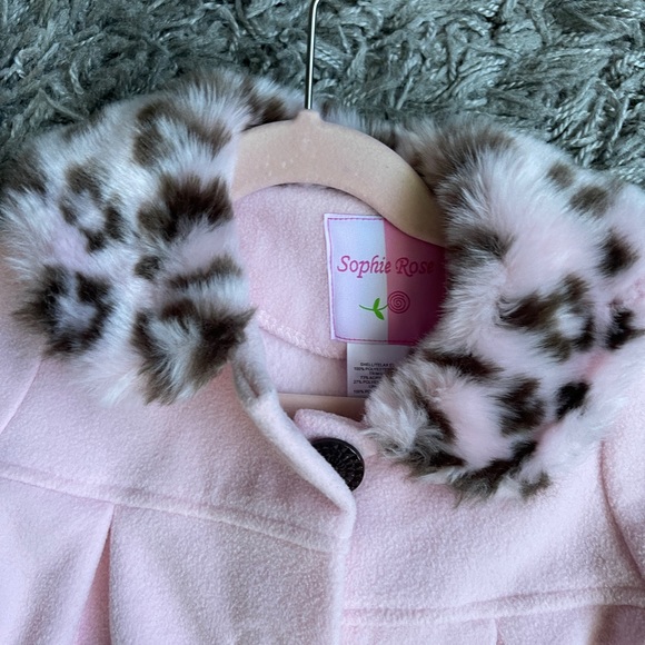 Coat - Picture 4 of 7